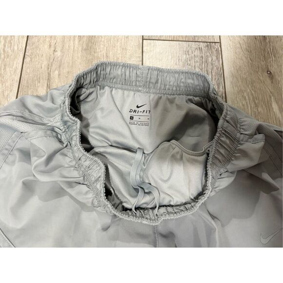 NIKE DRI FIT LIGHT GRAY ATHLETIC RUNNING SHORTS SIZE M - Picture 5 of 6